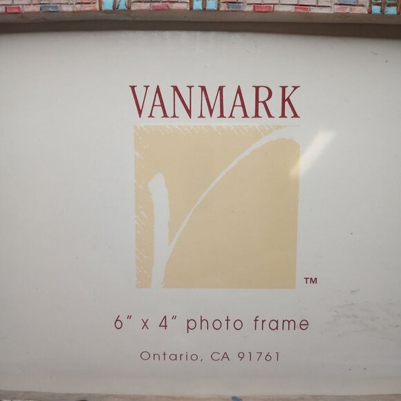 Vanmark Bluehats or Bravery Photo Frame Emergency Responder Girl House 6x4 Frame - Picture 4 of 10